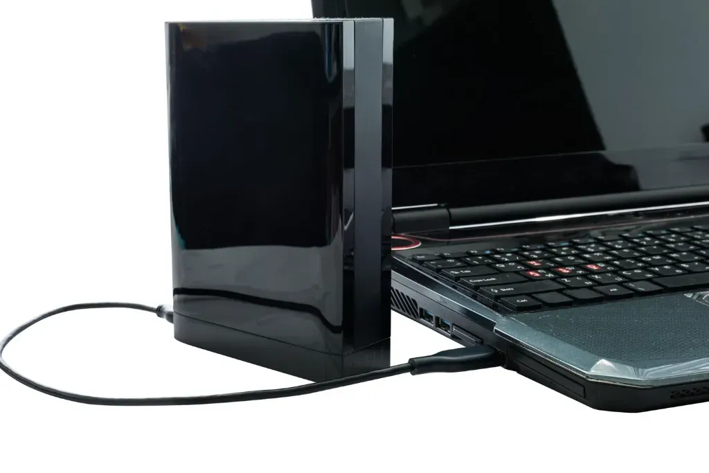 Jak wybrać odpowiedni zasilacz UPS do komputera